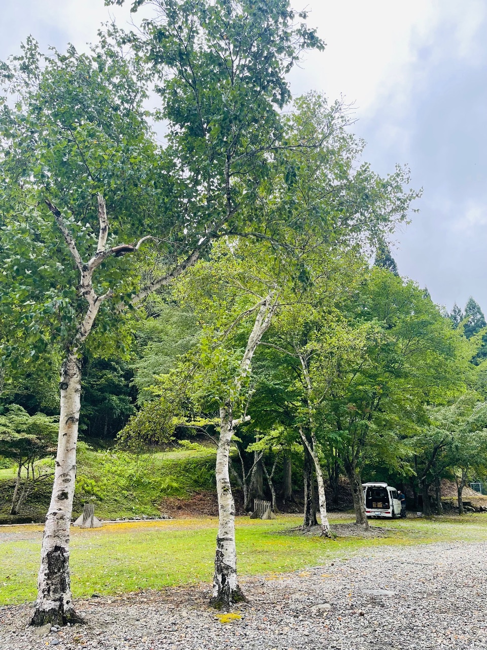 雨上がりでの撤収完了。12時まで居てもいいんだけどね、早めにアウト。穏やかな管理人さんにご挨拶して、終了。静かで良いキャンプ場でした👍